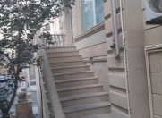 İcarəyə verilir 11 otaqlı 290 m2 ofis Zoopark