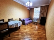 İcarəyə verilir 2 otaqlı 55 m2 köhnə tikili Elmlər Akademiyası m.