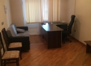 İcarəyə verilir 3 otaqlı 157 m2 ofis Şah İsmayıl Xətai m.