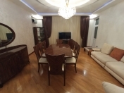 İcarəyə verilir 4 otaqlı 140 m2 yeni tikili Şah İsmayıl Xətai m.