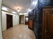 İcarəyə verilir 4 otaqlı 200 m2 yeni tikili 28 May m.