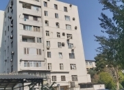 Satılır 9 otaqlı 90 m2 köhnə tikili Hərbi Hospital