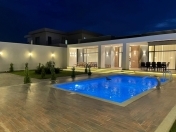 Satılır 4 otaqlı 180 m2 bağ evi Şüvəlan Park ticarət mərkəzi