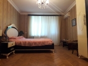 Satılır 3 otaqlı 60 m2 köhnə tikili Bakı Dövlət Universiteti