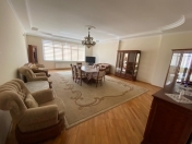 İcarəyə verilir 4 otaqlı 190 m2 yeni tikili Gənclik m.