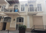 Satılır 1 otaqlı 35 m2 köhnə tikili Səbail r.