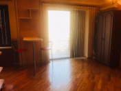 Satılır 1 otaqlı 35 m2 köhnə tikili Nizami m.