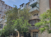 Satılır 1 otaqlı 32 m2 köhnə tikili Elmlər Akademiyası m.