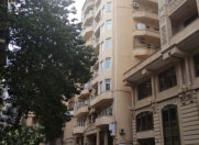 İcarəyə verilir 4 otaqlı 360 m2 yeni tikili Axundov bağı