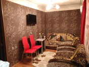 İcarəyə verilir 2 otaqlı 45 m2 köhnə tikili Elmlər Akademiyası m.