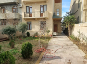 İcarəyə verilir 3 otaqlı 1000 m2 həyət evi Qara Qarayev m.