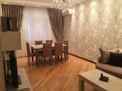 İcarəyə verilir 2 otaqlı 70 m2 köhnə tikili Nizami m.