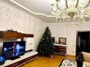 İcarəyə verilir 3 otaqlı 140 m2 yeni tikili Xətai r.