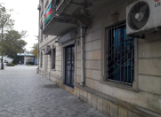 İcarəyə verilir 18 otaqlı 380 m2 ofis Şah İsmayıl Xətai m.