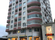 İcarəyə verilir 3 otaqlı 110 m2 yeni tikili Elmlər Akademiyası m.