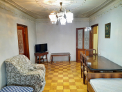 İcarəyə verilir 2 otaqlı 60 m2 köhnə tikili Elmlər Akademiyası m.