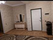 İcarəyə verilir 3 otaqlı 90 m2 yeni tikili Ambassador otel