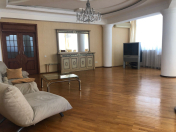 İcarəyə verilir 3 otaqlı 195 m2 yeni tikili İnşaatçılar m.