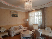 Satılır 3 otaqlı 130 m2 yeni tikili İnşaatçılar m.