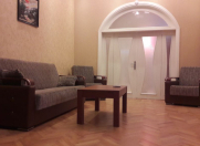 İcarəyə verilir 2 otaqlı 68 m2 köhnə tikili Axundov bağı