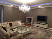 Satılır 5 otaqlı 348 m2 yeni tikili 28 May m.