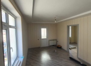 Satılır 2 otaqlı 42 m2 köhnə tikili Qara Qarayev m.