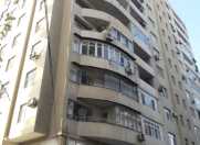 Satılır 8 otaqlı 350 m2 yeni tikili Ayna Sultanova heykəli