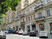 İcarəyə verilir 3 otaqlı 80 m2 ofis Sahil m.