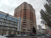 Satılır 3 otaqlı 142 m2 yeni tikili İnşaatçılar m.