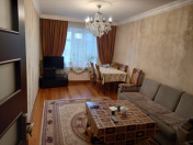 Satılır 2 otaqlı 60 m2 köhnə tikili Xalqlar Dostluğu m.