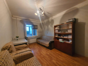 Satılır 4 otaqlı 105 m2 köhnə tikili Hərbi Hospital