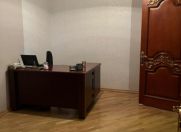 İcarəyə verilir 3 otaqlı 500 m2 ofis Moskva univermağı