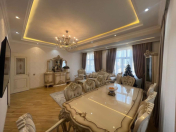 Satılır 3 otaqlı 138 m2 yeni tikili Memar Əcəmi m.