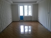 Satılır 2 otaqlı 50 m2 köhnə tikili Memar Əcəmi m.