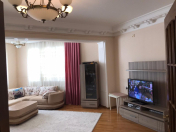 İcarəyə verilir 5 otaqlı 220 m2 yeni tikili Nəriman Nərimanov m.