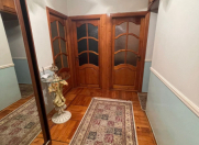 Satılır 3 otaqlı 70 m2 köhnə tikili Memar Əcəmi m.