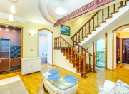 İcarəyə verilir 4 otaqlı 220 m2 köhnə tikili Tarqovu