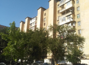 Satılır 5 otaqlı 10 m2 köhnə tikili Əhmədli m.