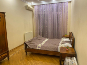 İcarəyə verilir 4 otaqlı 180 m2 yeni tikili Nizami m.