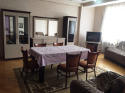 İcarəyə verilir 3 otaqlı 85 m2 köhnə tikili Gənclik m.