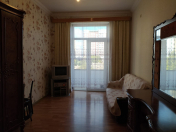 İcarəyə verilir 2 otaqlı 60 m2 köhnə tikili Nəsimi r.