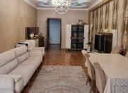 İcarəyə verilir 2 otaqlı 70 m2 köhnə tikili Şah İsmayıl Xətai m.