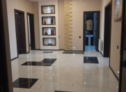 İcarəyə verilir 3 otaqlı 195 m2 yeni tikili 28 May m.