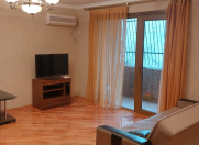 İcarəyə verilir 3 otaqlı 110 m2 köhnə tikili Nizami m.