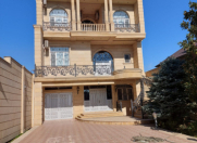 Satılır 25 otaqlı 1500 m2 həyət evi Memar Əcəmi m.