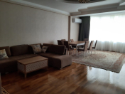 İcarəyə verilir 3 otaqlı 145 m2 yeni tikili 28 May m.