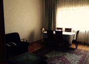 İcarəyə verilir 3 otaqlı 135 m2 yeni tikili Nizami m.