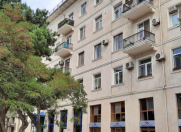 Satılır 2 otaqlı 65 m2 köhnə tikili 28 May m.