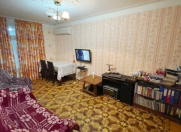 Satılır 2 otaqlı 60 m2 köhnə tikili Gənclik m.