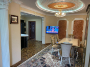 İcarəyə verilir 3 otaqlı 110 m2 yeni tikili 8 Noyabr m.